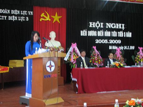Cô thu ngân viên ở Điện lực Bình Định